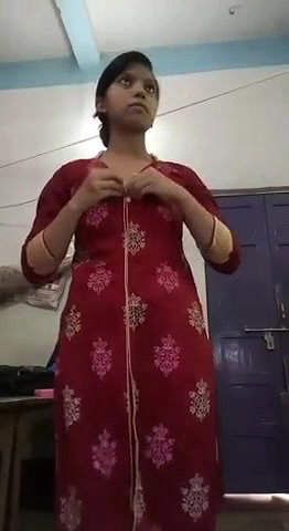 New Leak ]Desi Sexy Horny Girl Salwar Strip And Perfect Asshole Show
