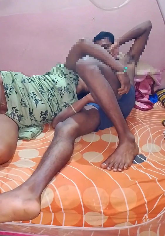 Bohot Nakhre Ke Baad Choda Raat me bohat Pela