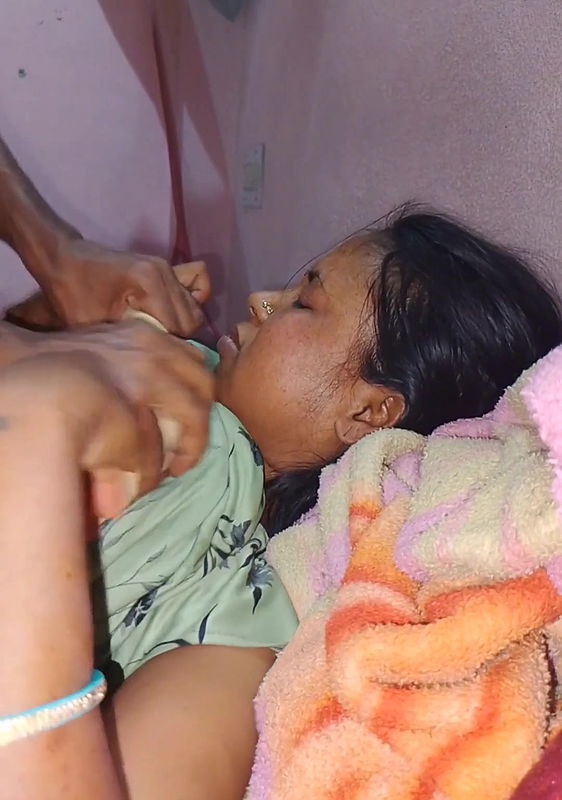 Bohot Nakhre Ke Baad Choda Raat me bohat Pela