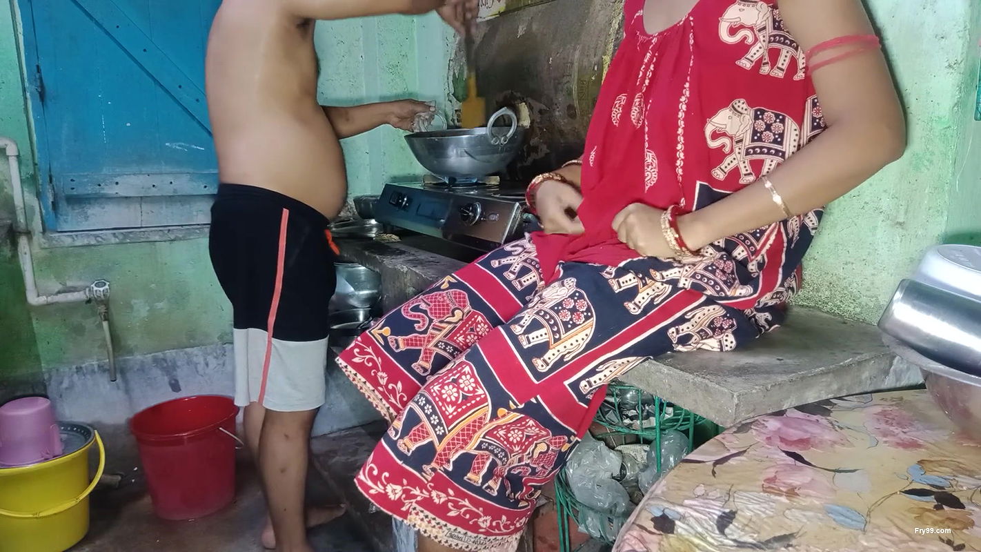 indian bengali stepsis fucked at kitchen at cooking time