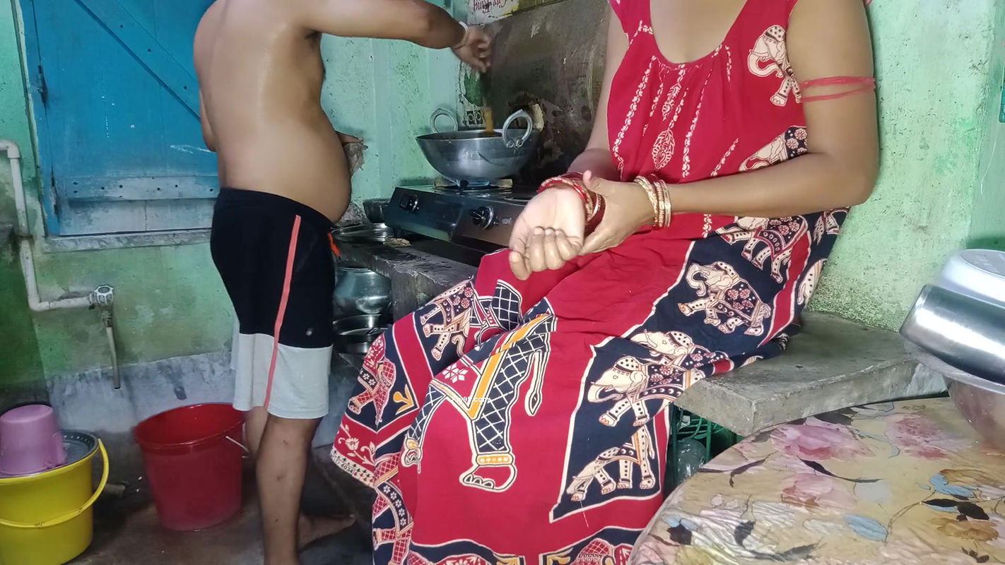 indian bengali stepsis fucked at kitchen at cooking time