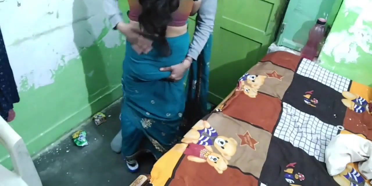 Seeing sister-in-law alone when there was no one in brother’s house, he fucked her hard after seeing sister-in-law alone