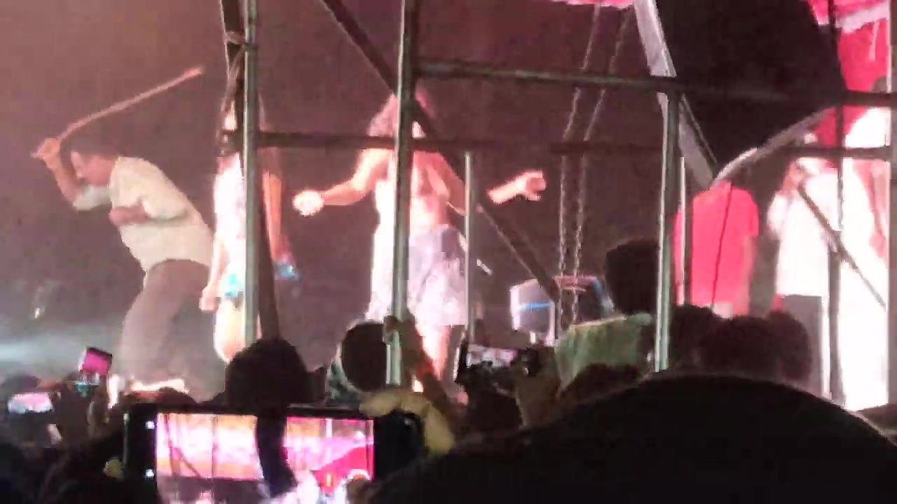 Nude dance perfomace