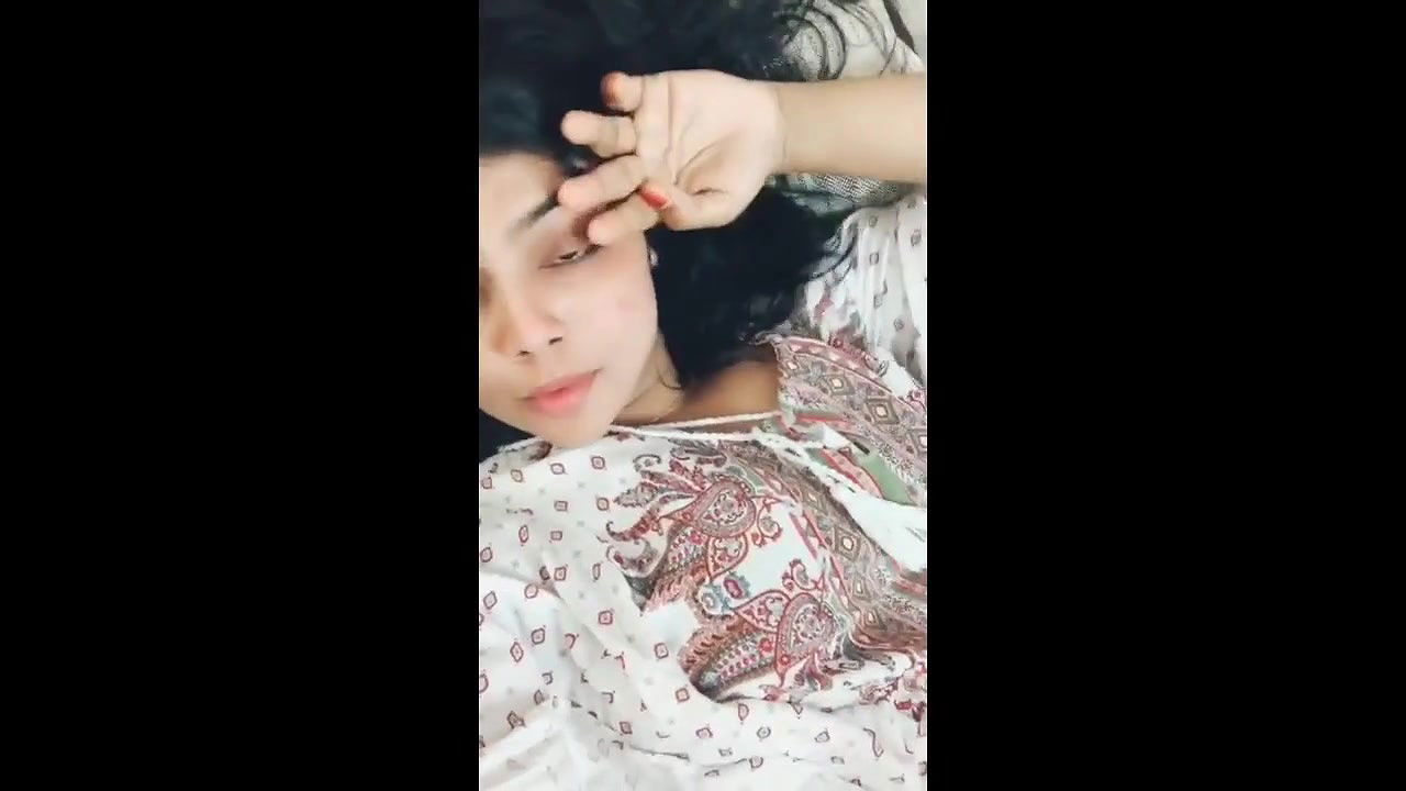 Beautiful Chubby girl Showing her big Boobs