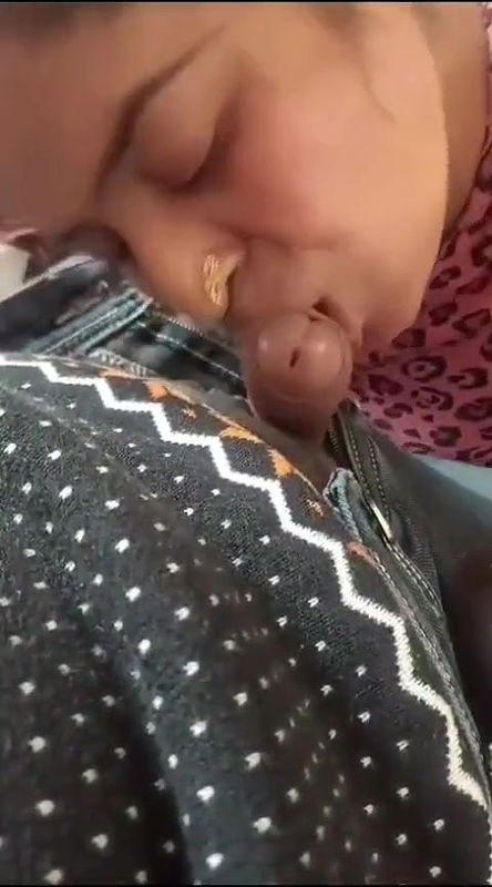 Desi bhabhi blowjob and sexy show to lover