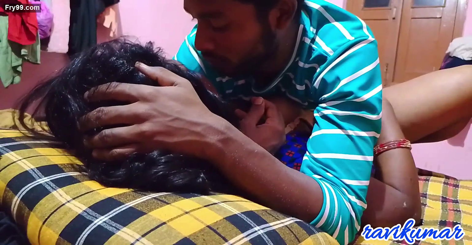 Desi bhabhi ko raat me bohat chod achcha hai