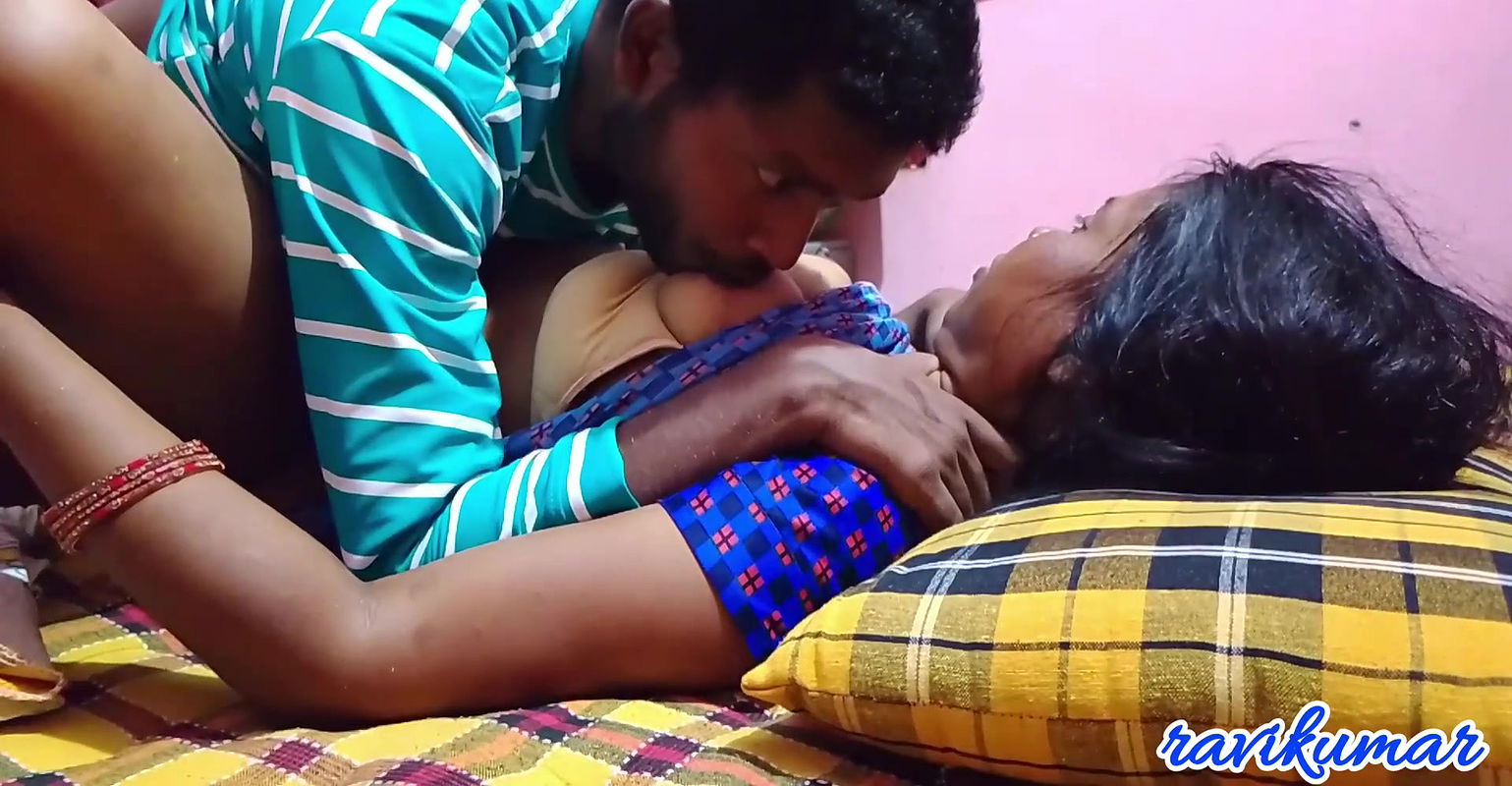 Desi bhabhi ko raat me bohat chod achcha hai