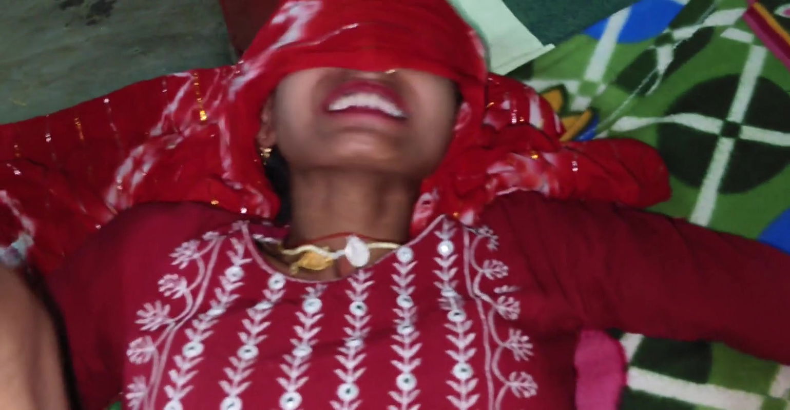 Mumbai me ak dost ki bibi ki chudai kiya dost Dipti gaya our din me uski bibi ko chod Diya