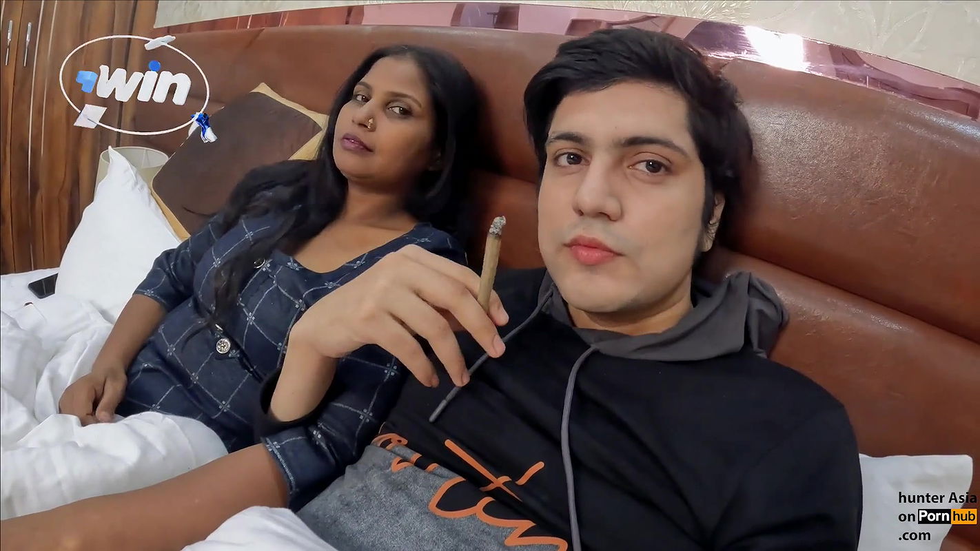 Bhabhi Ji Hotel Mein Hai    ( Sandhya Bhabhi Hot