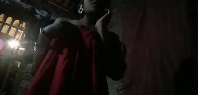 INDIAN VILLAGE GIRL SHOWING OFF HER BEAUTIFUL TITS