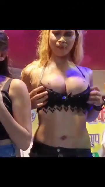 Quick boobs show by shemale