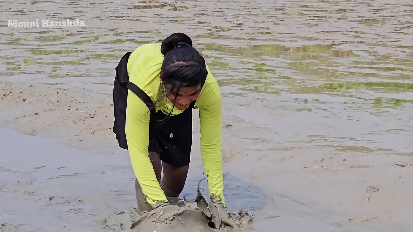 Amazing Country girl Fishing in Mud-