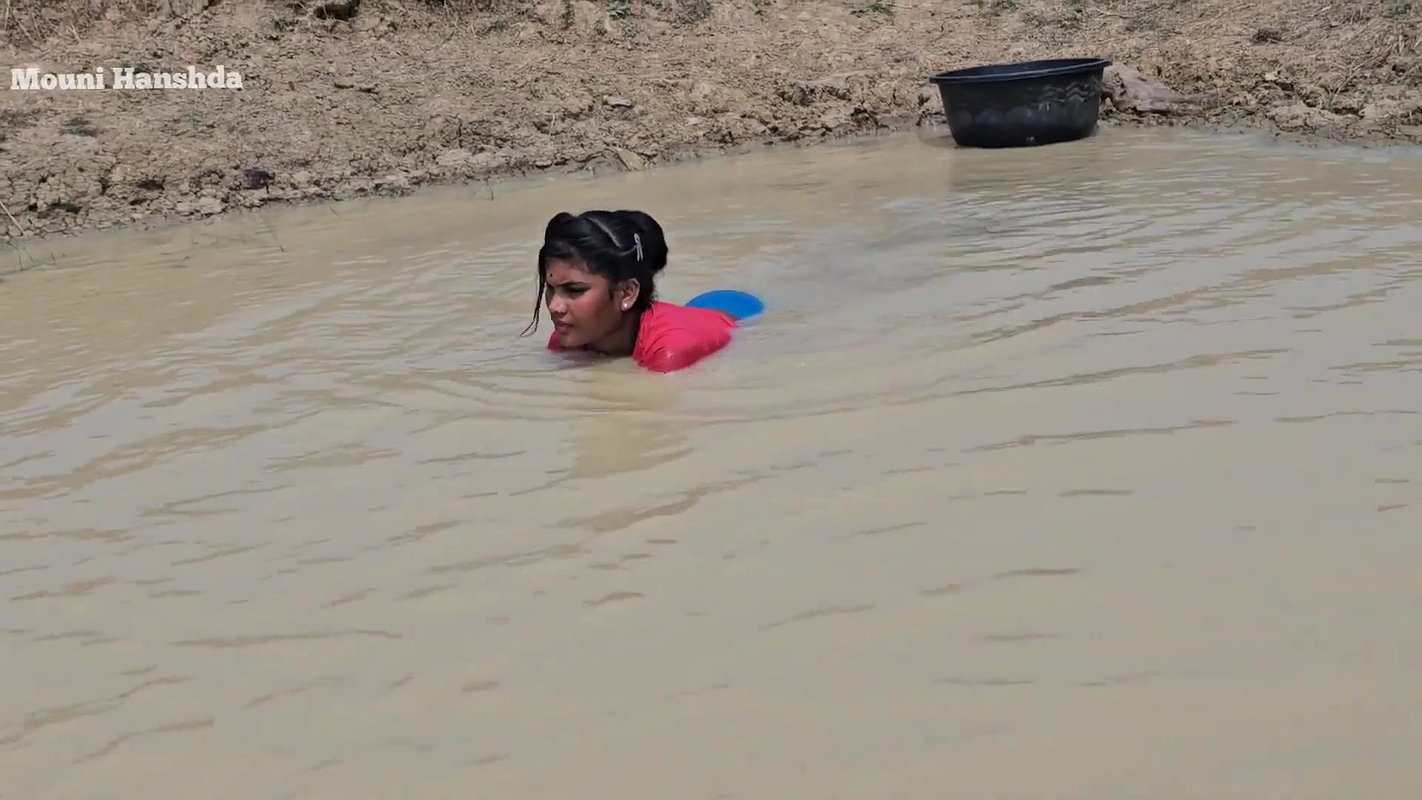 Amazing Mouni Hanshda Net fishing in Mud Water pon