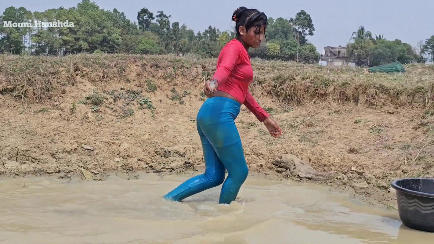 Amazing Mouni Hanshda Net fishing in Mud Water pon