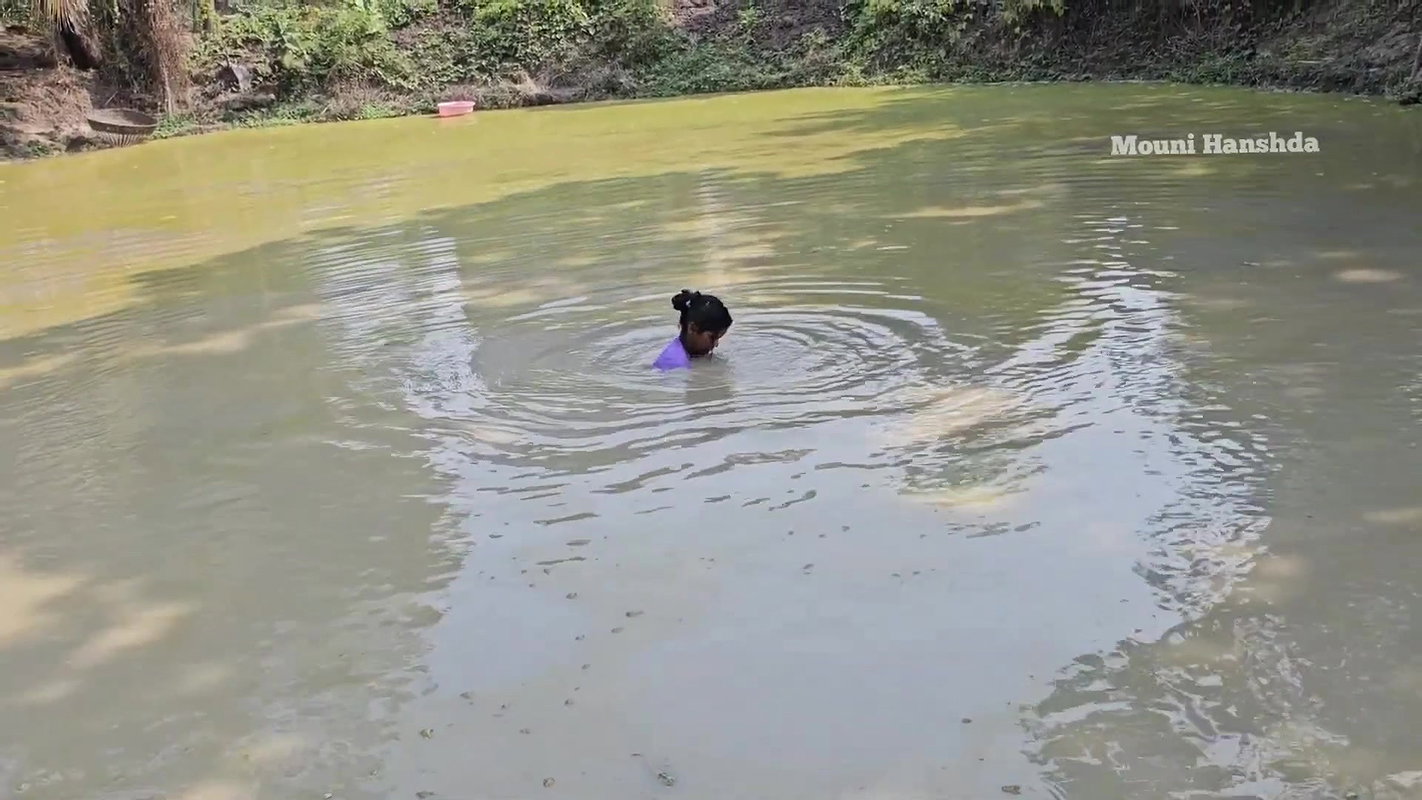 Amazing Mouni Hanshda Net fishing in Village pond