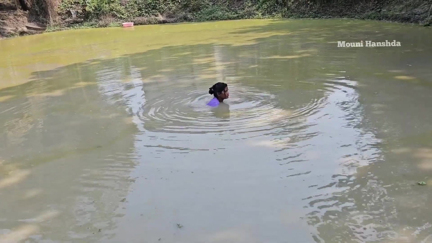 Amazing Mouni Hanshda Net fishing in Village pond