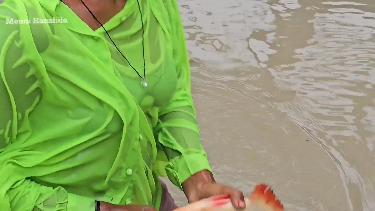 Amazing Mouni Hanshda new net fishing video