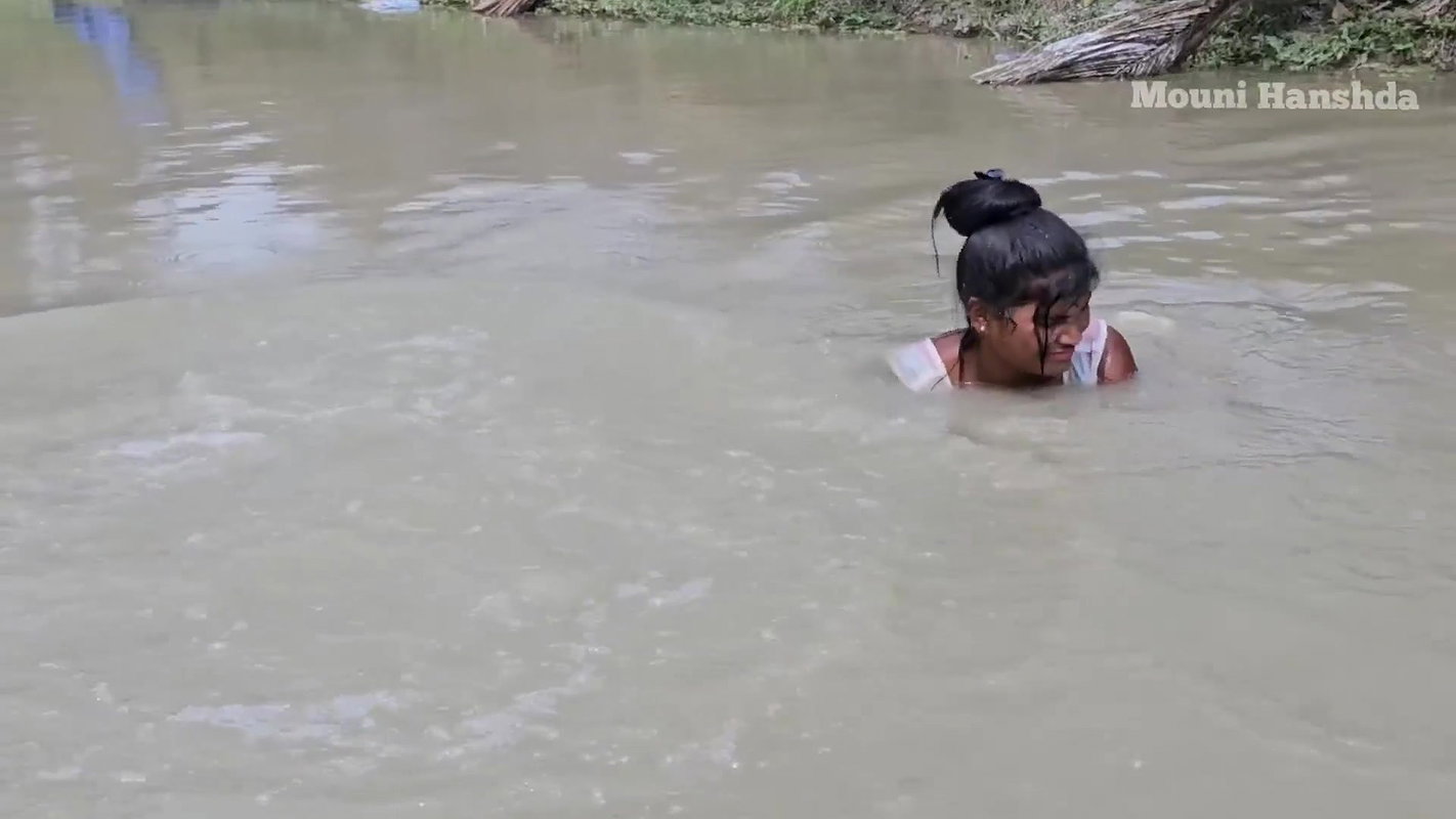 Amazing Mouni Net Fishing in Mud Water