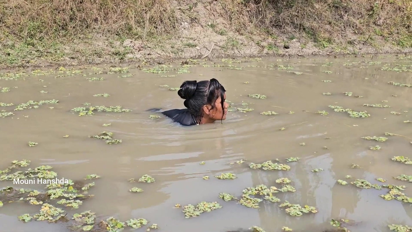 Amazing new Village girl Fishing video