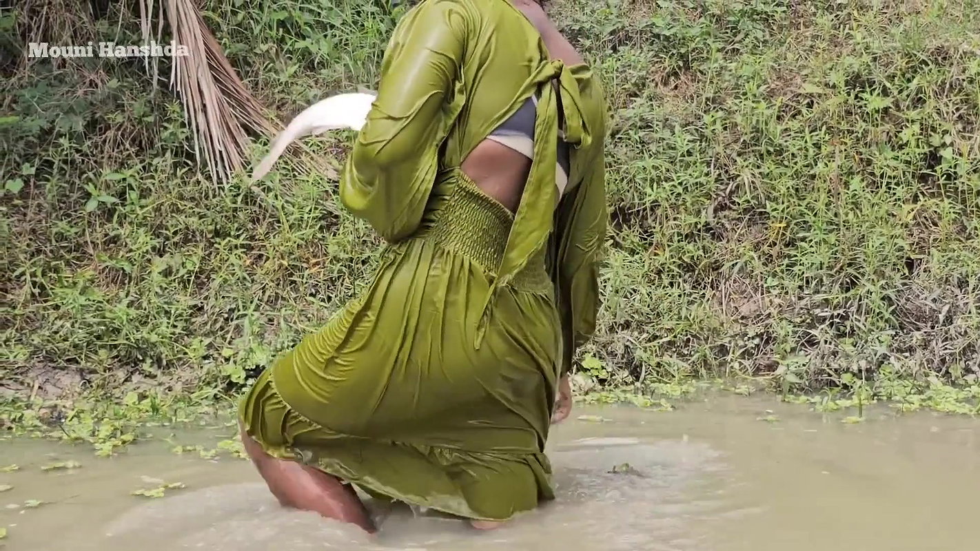 Amazing Village Girl Fishing Big Carp Fish