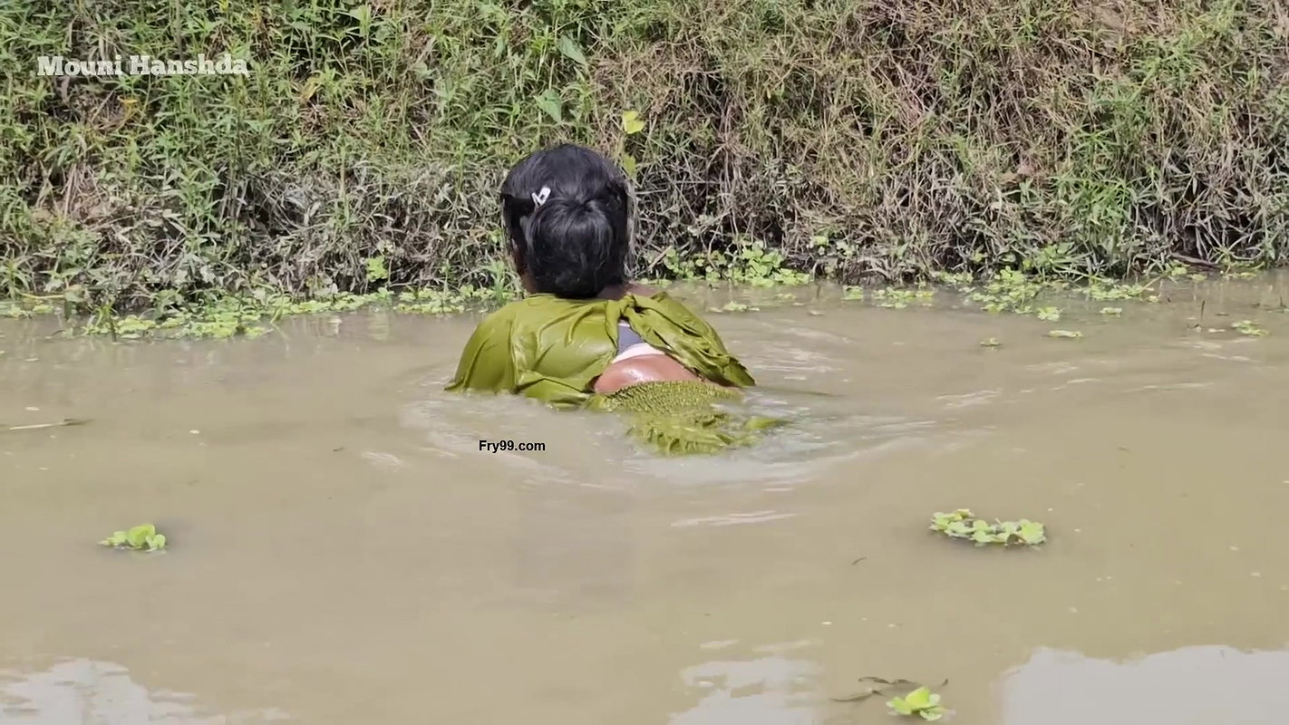 Amazing Village Girl Fishing Big Carp Fish