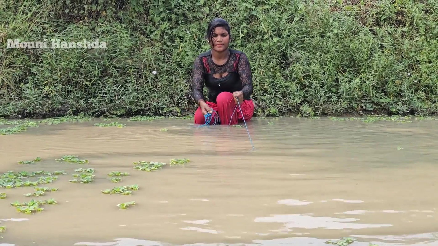 Amazing Village girl Mouni Net Fishing for big Car