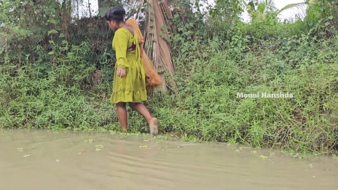 Amazing Village Girl new Big Carp hunting in Villa
