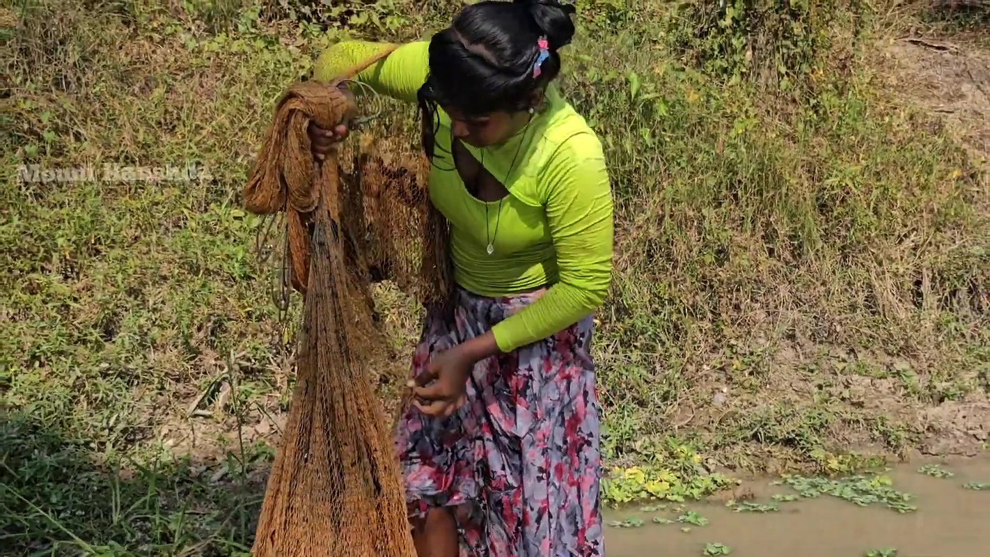 Amazing Village girl new Net  Fishing video