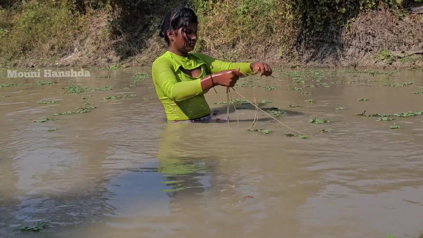 Amazing Village girl new Net  Fishing video