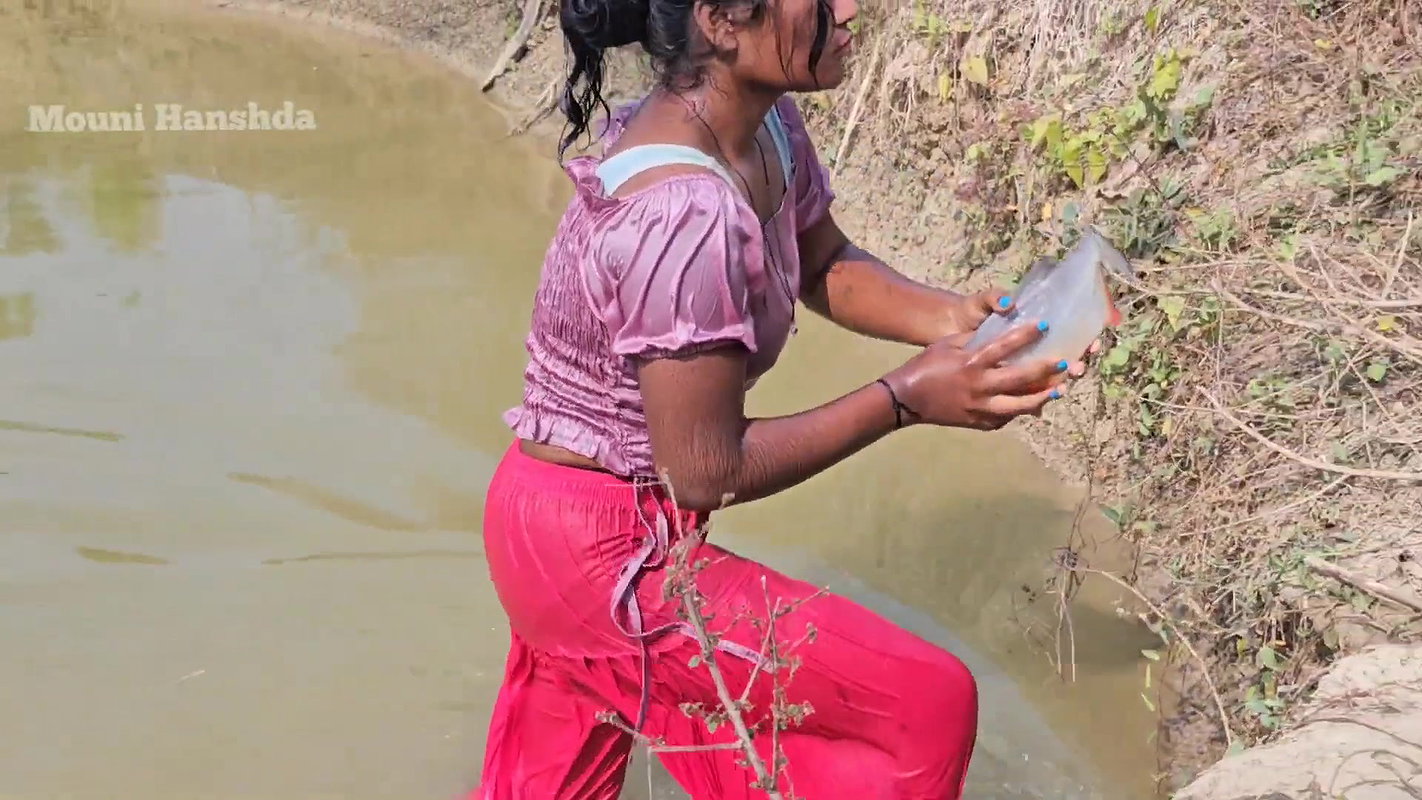 Amazing Village girl new net Fishing video