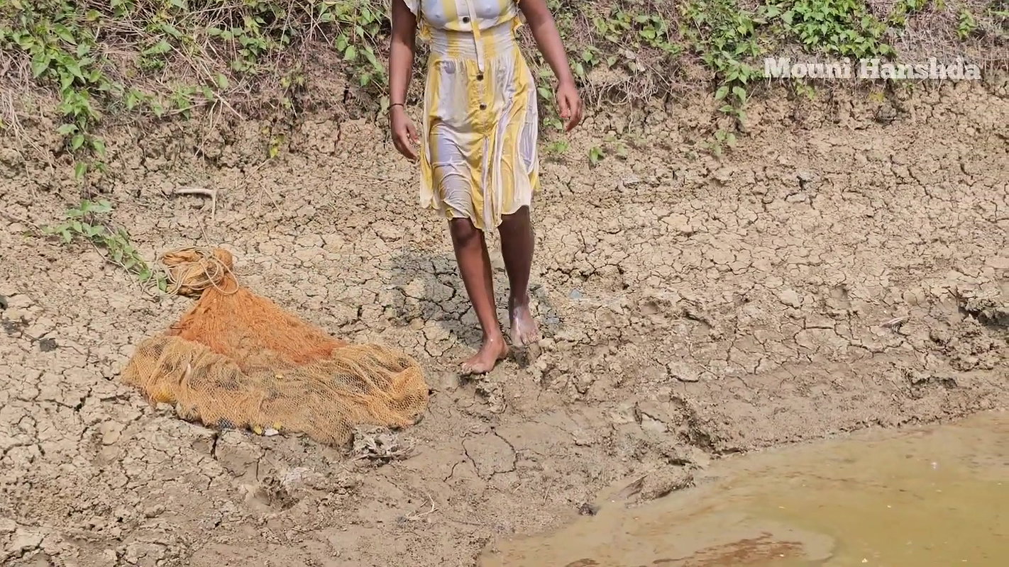 Amazing Village Lady Mouni Net Fishing in Muddy Wa