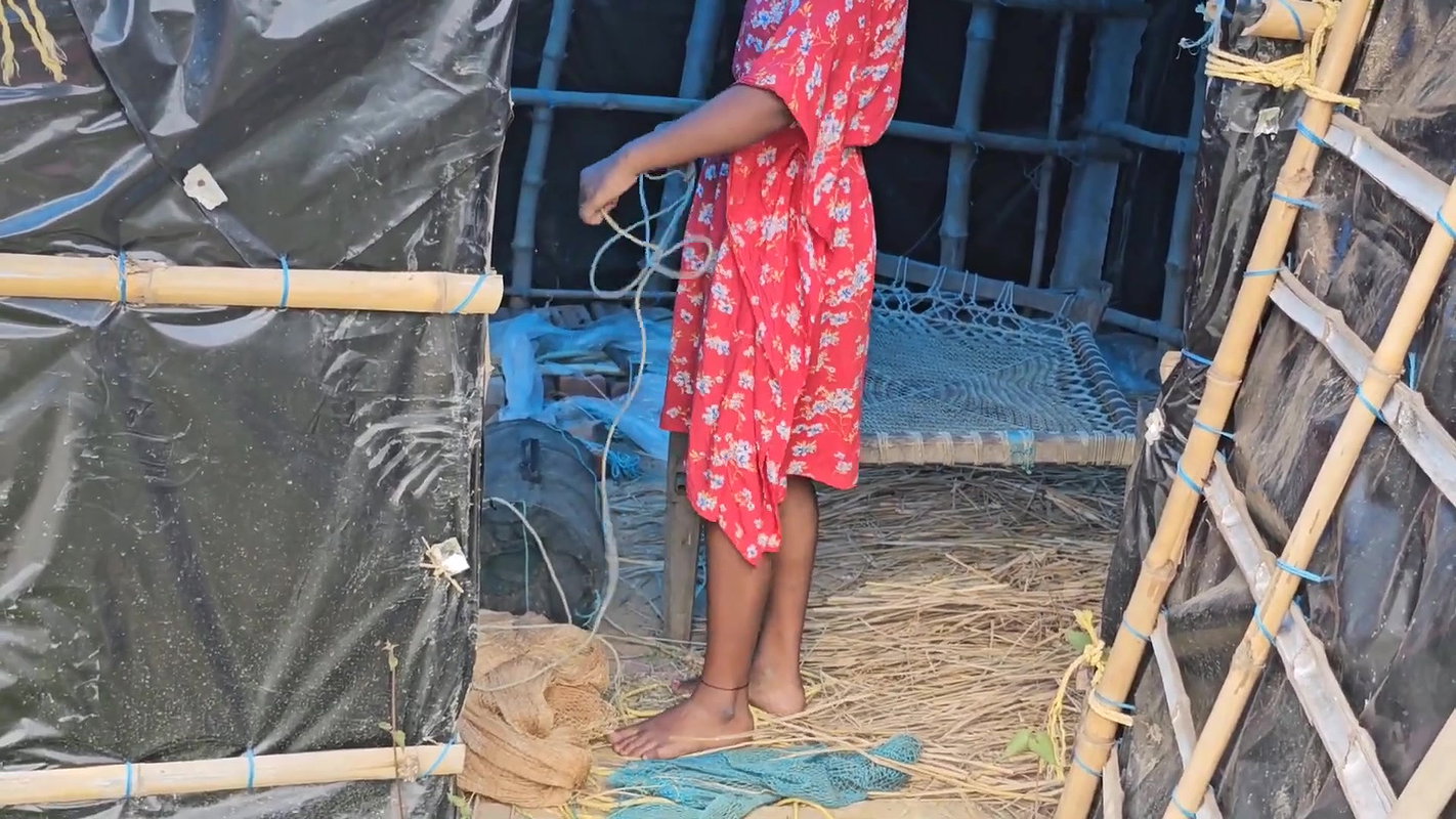 Amazing Village Lady Net fishing video