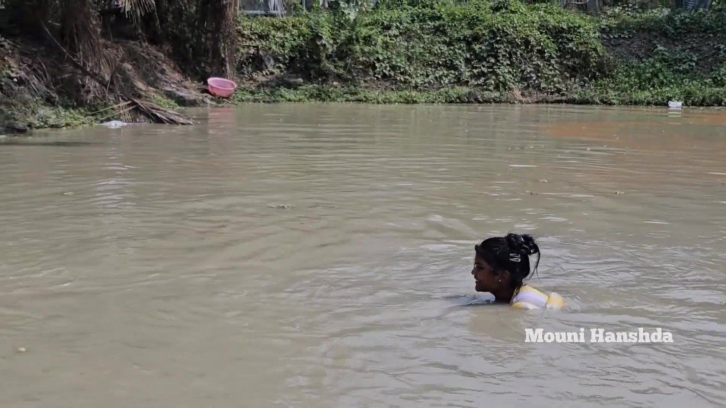 Amazing Village Women Fishing video with Mouni Fis