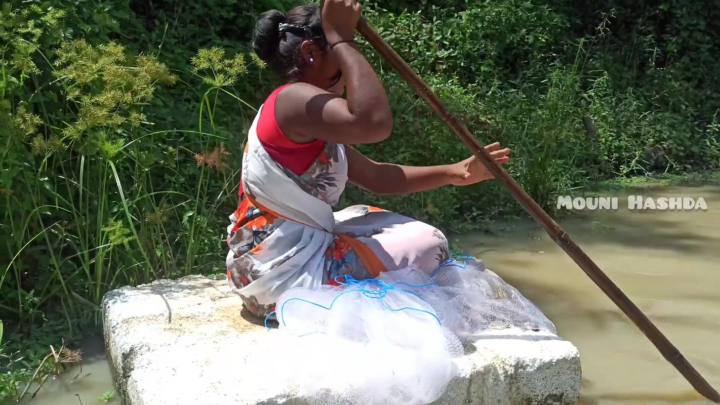 Amazing Village women Floating and Fishing