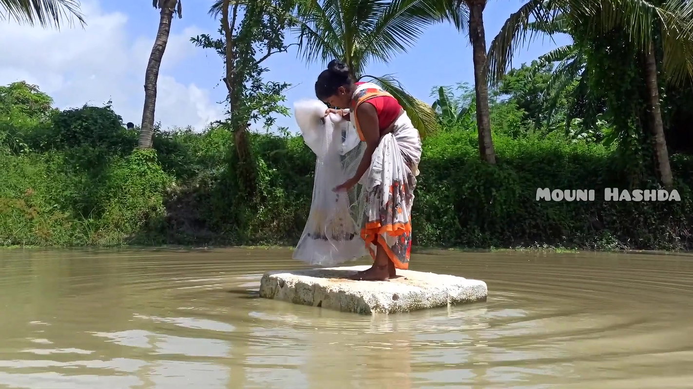 Amazing Village women Floating and Fishing