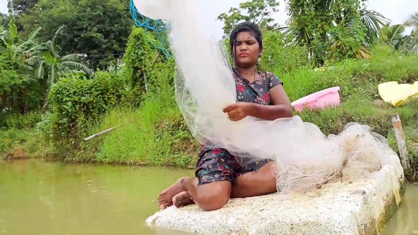 Amazing Village Women Net Casting-da