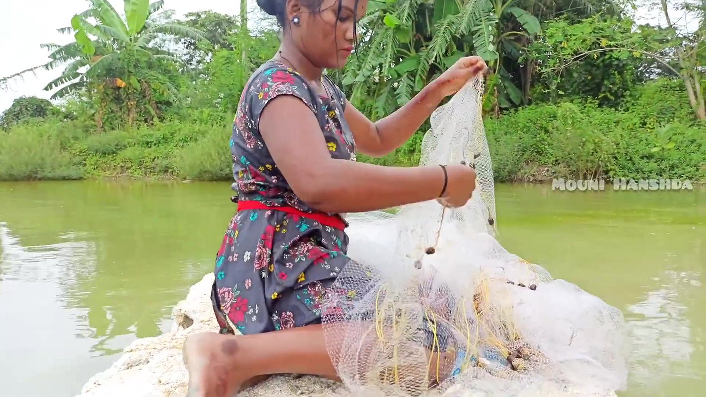 Amazing Village Women Net Casting-da