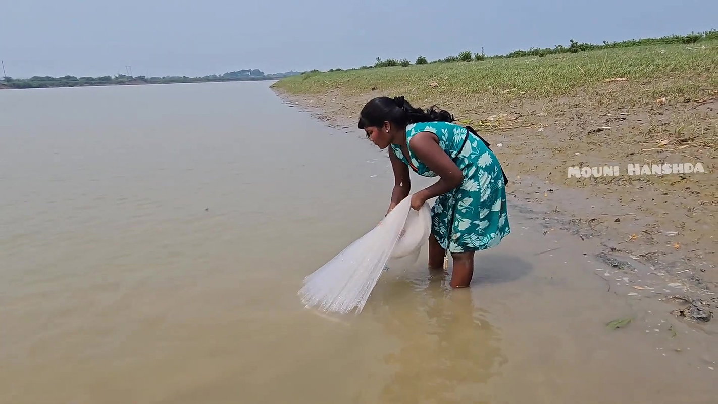 Amazing Village Women Net Fishing in Bay of Bengal