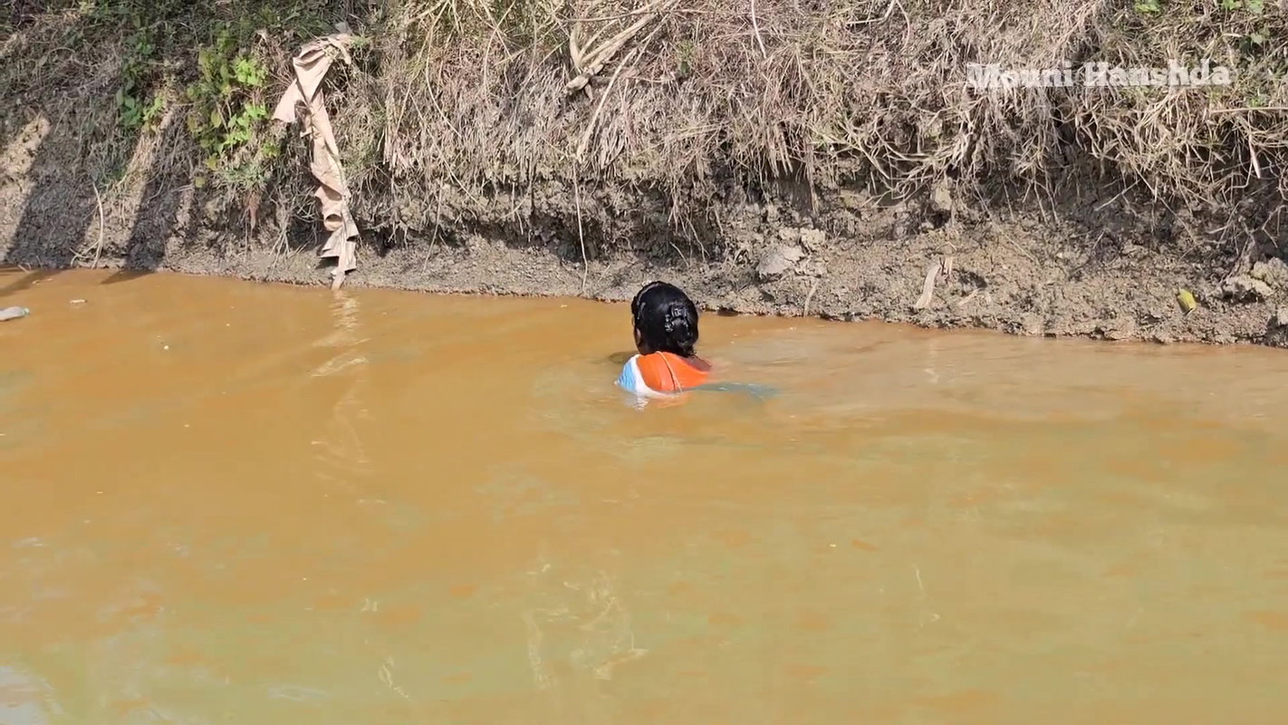 Amazing Village Women Net Fishing in Muddy Water