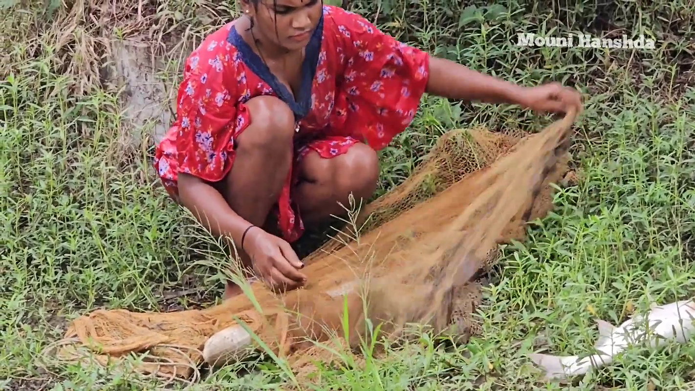 Amazing Village Women Net Fishing Video