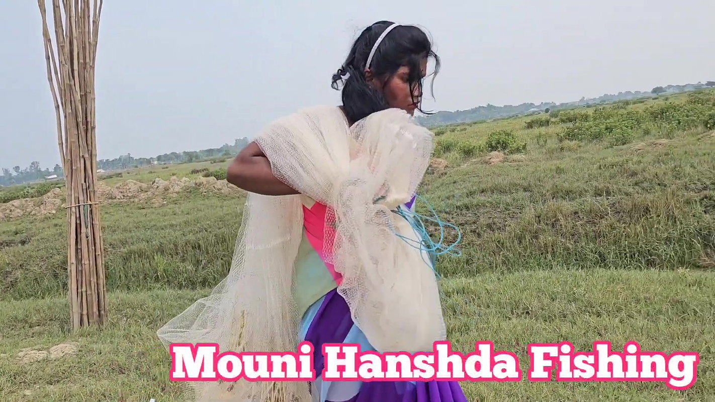 Amazing Village Women shore Fishing video