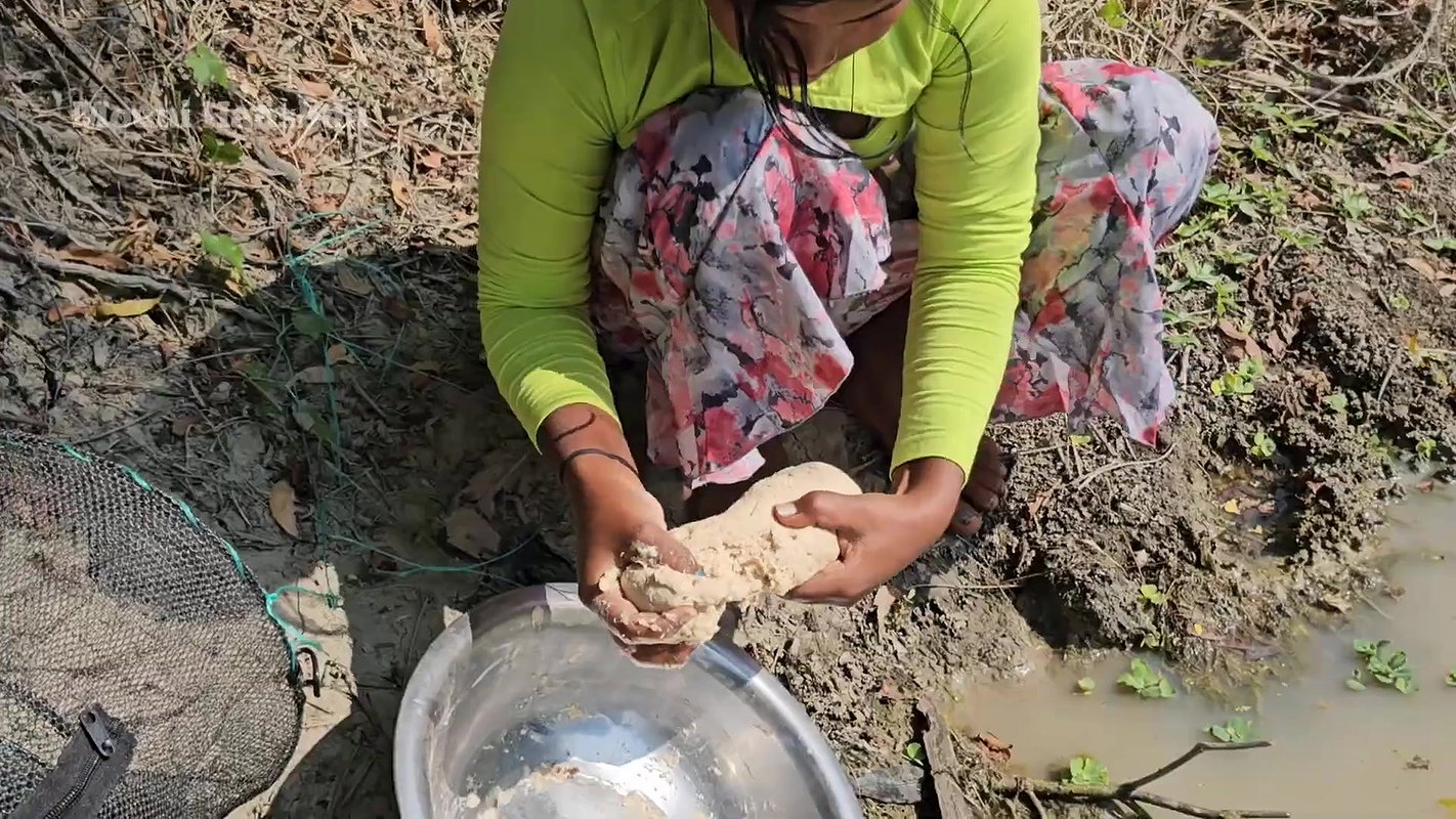 Amazon Fish Trap Fishing by Mouni