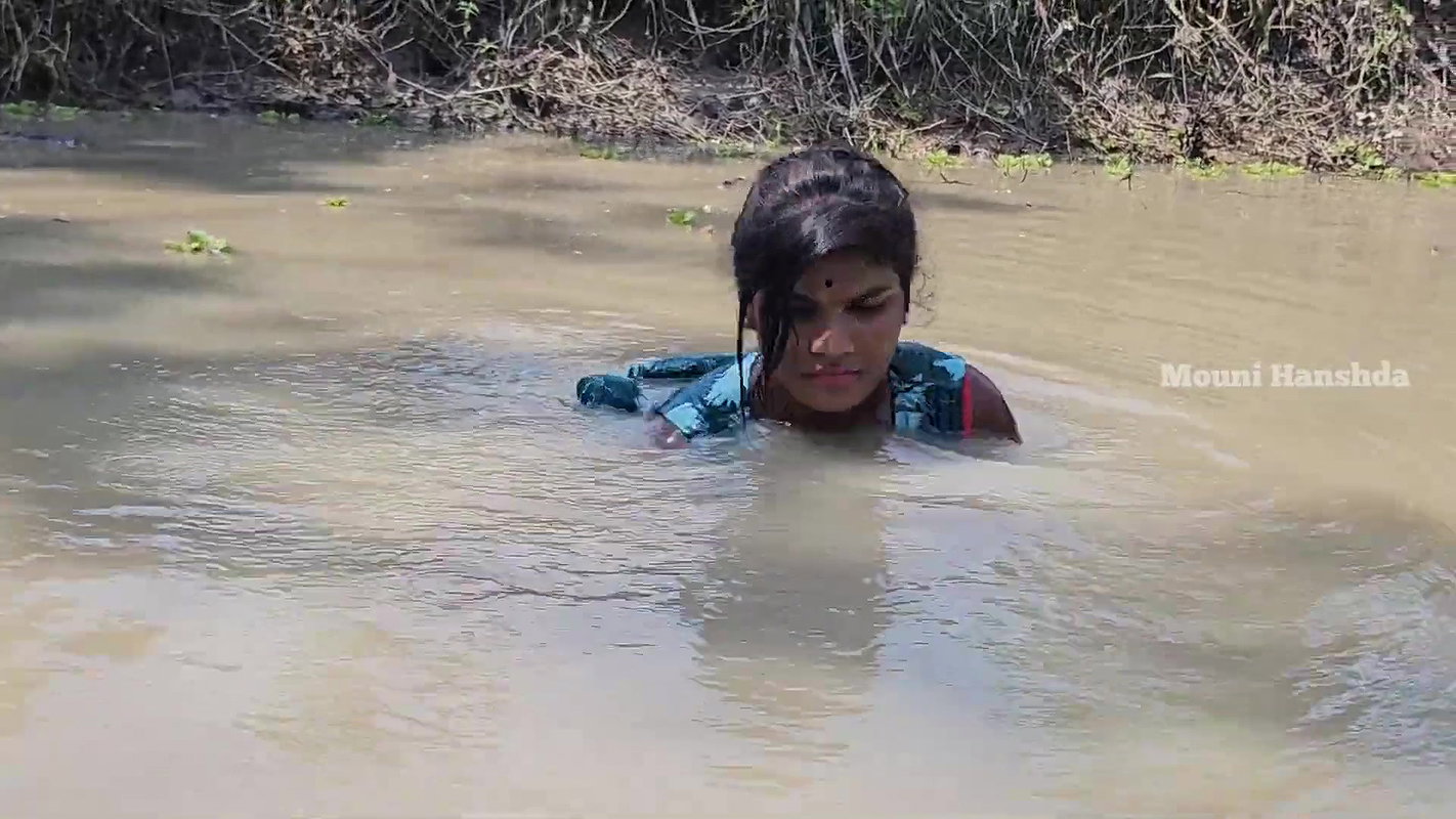 x  Best Indian women Net Fishing video-