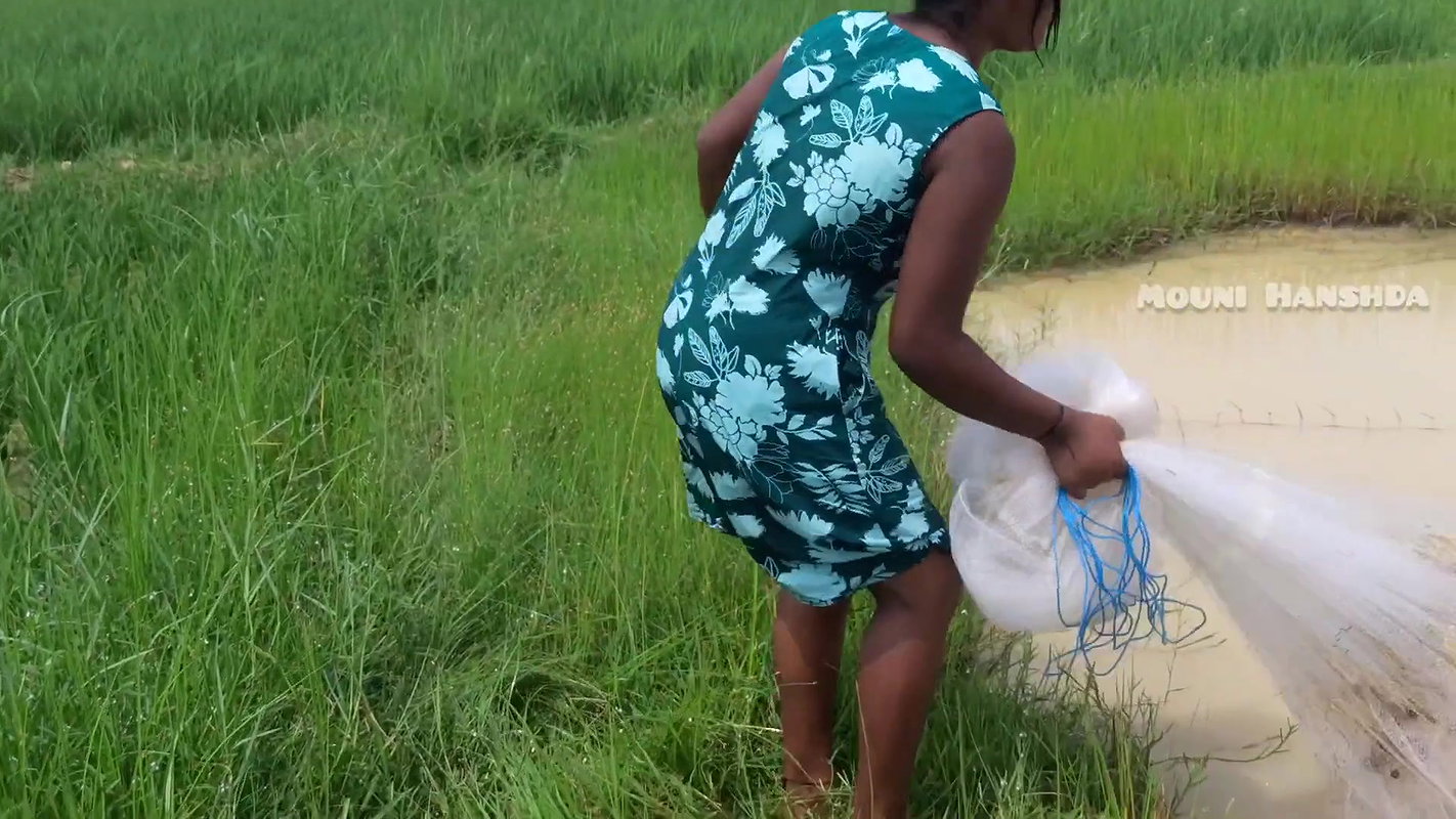 x Best village girl net fishing video