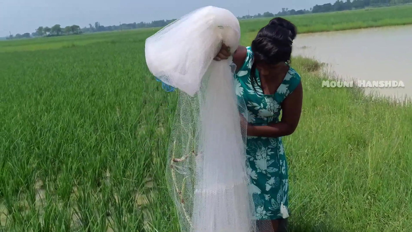 x Best village girl net fishing video