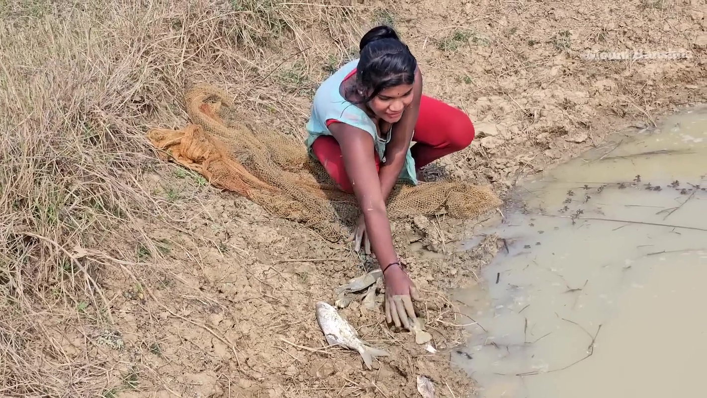 Incredible Village Women net fishing in Pon