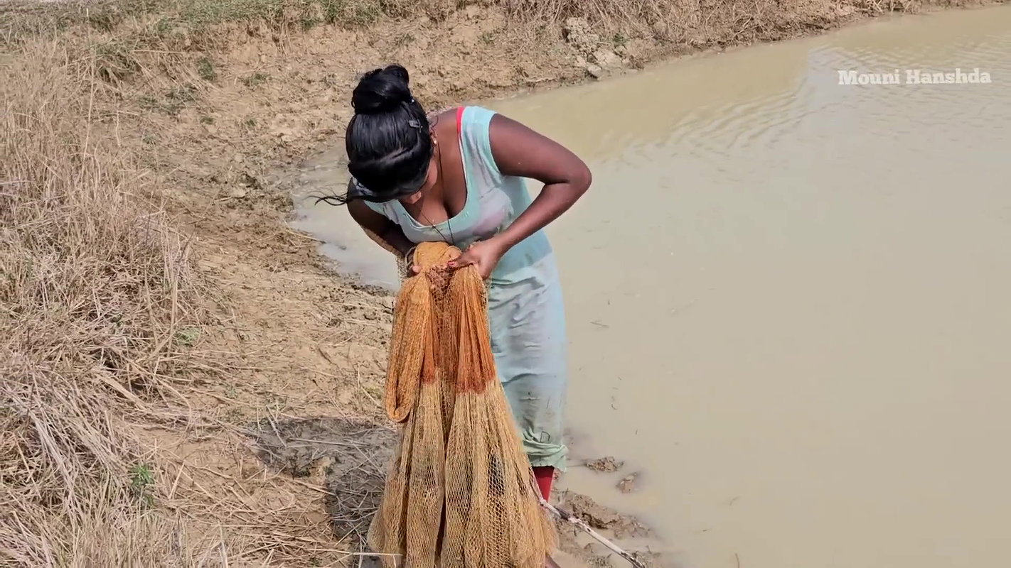 Incredible Village Women net fishing in Pon