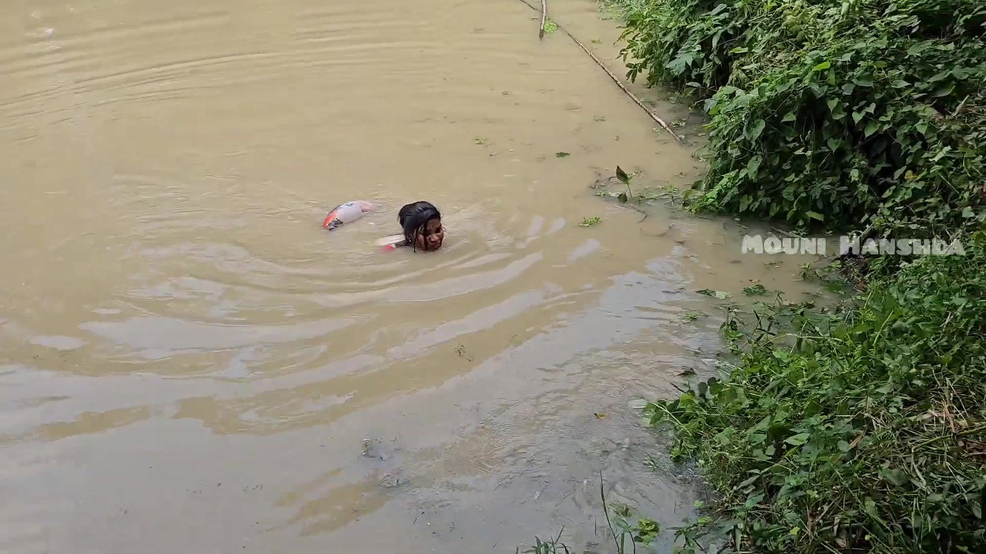 Mouni Hanshda Village Net Fishing video