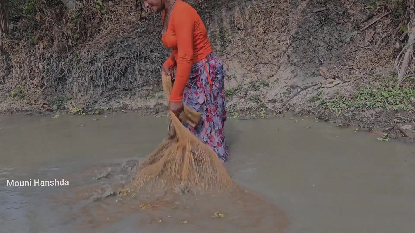 New Amazing Village Girl Fish hunting