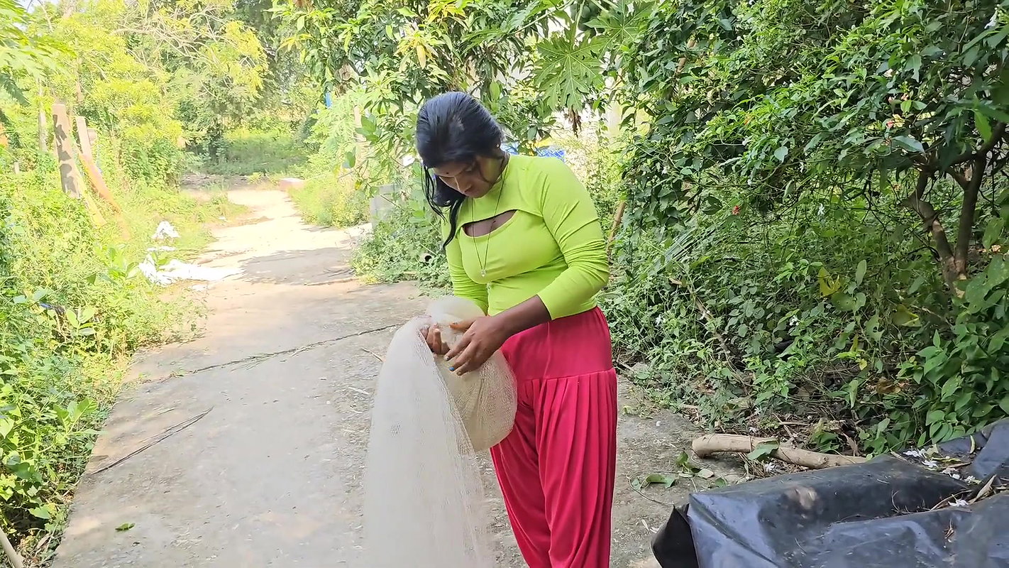 New Amazing Village Girl Net Fishing video